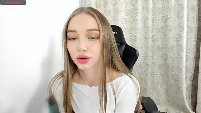 Snapshot of Sweet-bb chatting on January 2025 07:43:01 PM Sweet-bb online show from January 2025 07:43:01 PM