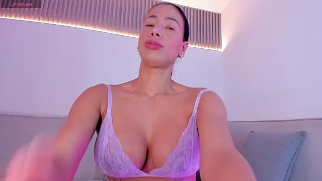 jasminehill  online show from January 2026 12:31:01 PM