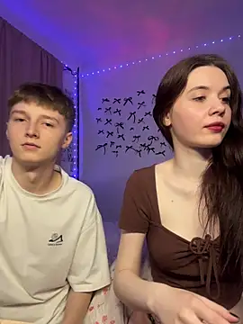 CoddleWeeper  online show from April 2026 04:15:02 PM