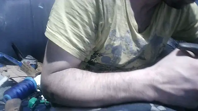 Snapshot of robeaulieu02 chatting on January 2025 06:33:01 AM robeaulieu02 online show from January 2025 06:33:01 AM