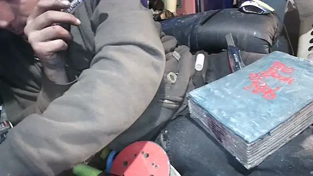 Snapshot of robeaulieu02 chatting on January 2025 06:17:01 AM robeaulieu02 online show from January 2025 06:17:01 AM