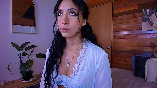 amber curly online show from May 2026 08:17:01 PM