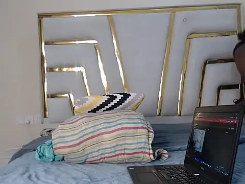 Snapshot of Ninna_bellah chatting on February 2025 06:58:01 PM Ninna bellah online show from February 2025 06:58:01 PM