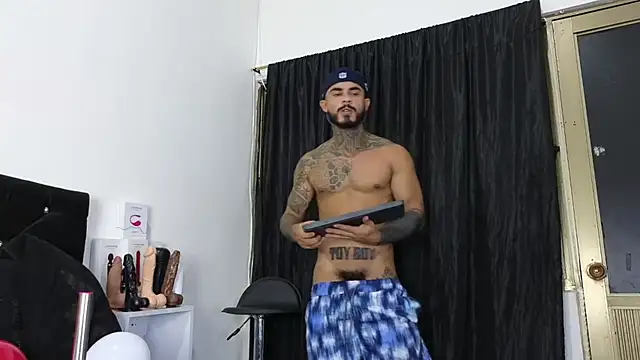 Snapshot of john_cartter1 chatting on February 2025 05:14:01 PM john cartter1 online show from February 2025 05:14:01 PM