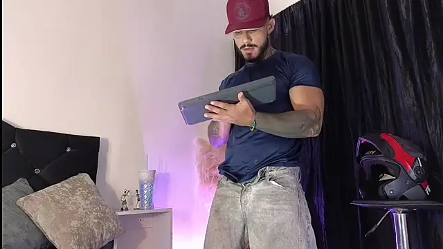 Snapshot of john_cartter1 chatting on November 2025 11:32:01 AM john cartter1 online show from November 2025 11:32:01 AM