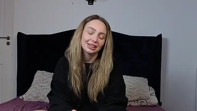 AnnaMaee online show from February 2026 10:19:02 PM