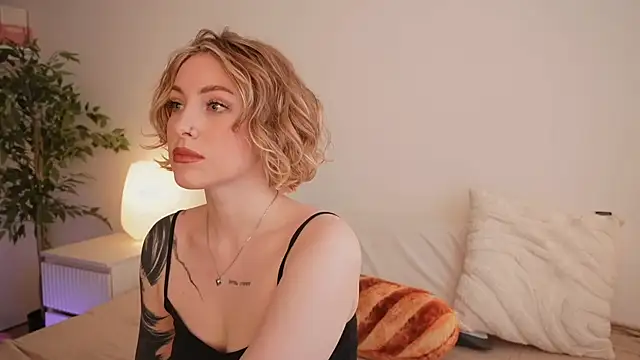 kris69kiss online show from March 2026 01:33:01 PM