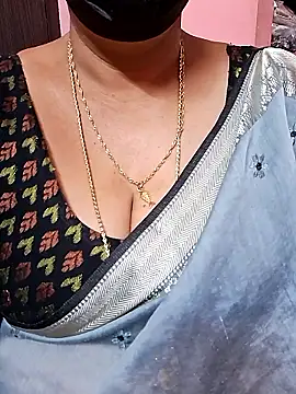 ananya956 online show from December 2025 01:33:01 AM