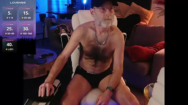 Snapshot of Towndude123 chatting on February 2025 06:22:02 AM Towndude123 online show from February 2025 06:22:02 AM