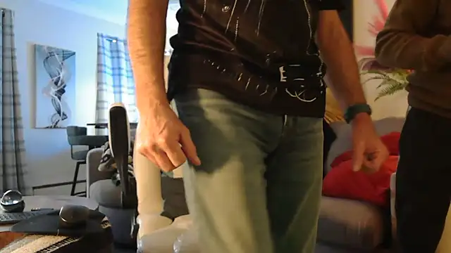 Snapshot of Towndude123 chatting on February 2025 10:11:01 PM Towndude123 online show from February 2025 10:11:01 PM