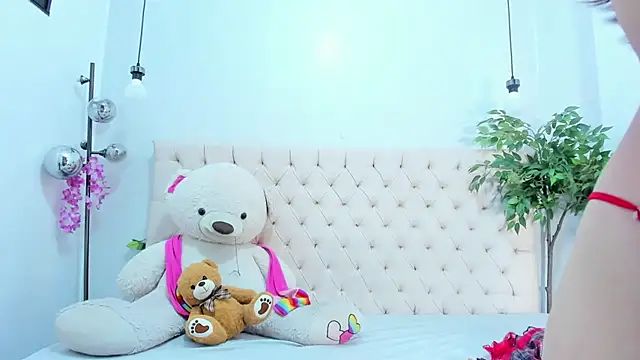 Snapshot of Victoria_Coleman chatting on December 2025 07:33:02 PM Victoria Coleman online show from December 2025 07:33:02 PM