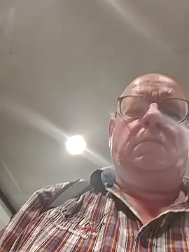 andrejoyfull64 online show from June 2026 01:00:02 PM