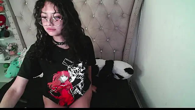 Snapshot of CherieCurl chatting on September 2025 02:42:02 PM CherieCurl online show from September 2025 02:42:02 PM