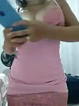 Snapshot of BrendaBittencourt chatting on December 2024 11:07:01 PM BrendaBittencourt online show from December 2024 11:07:01 PM