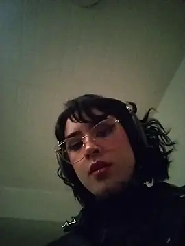 Snapshot of taaylor33 chatting on February 2026 06:04:02 PM taaylor33 online show from February 2026 06:04:02 PM