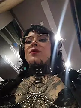 taaylor33 online show from May 2026 11:56:01 PM