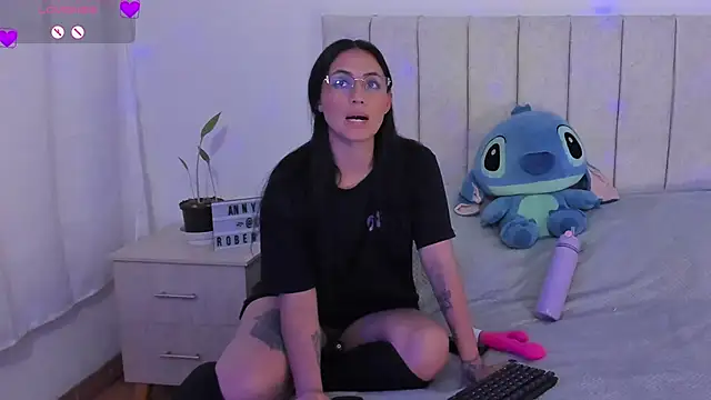 Snapshot of anny_roberts chatting on November 2025 10:09:02 PM anny roberts online show from November 2025 10:09:02 PM