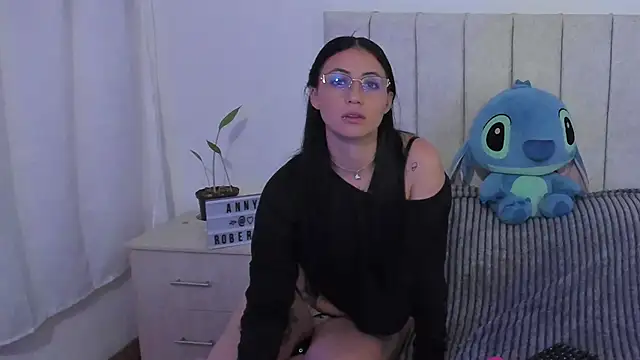 Snapshot of anny_roberts chatting on December 2025 11:13:01 PM anny roberts online show from December 2025 11:13:01 PM