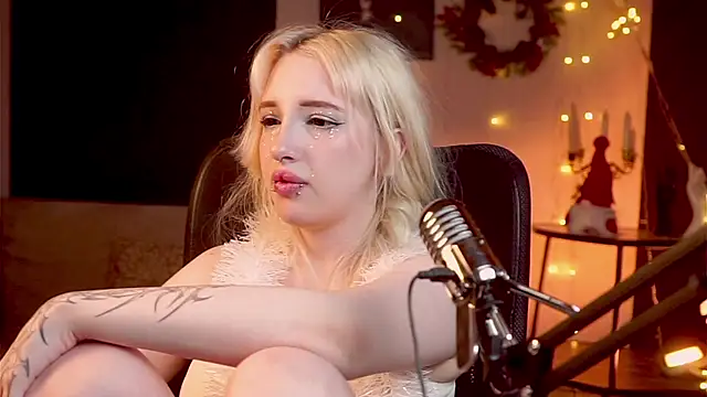 AmayaSakura online show from December 2024 04:01:02 AM