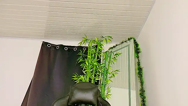 scarlet-jonesx online show from December 2025 11:43:01 PM