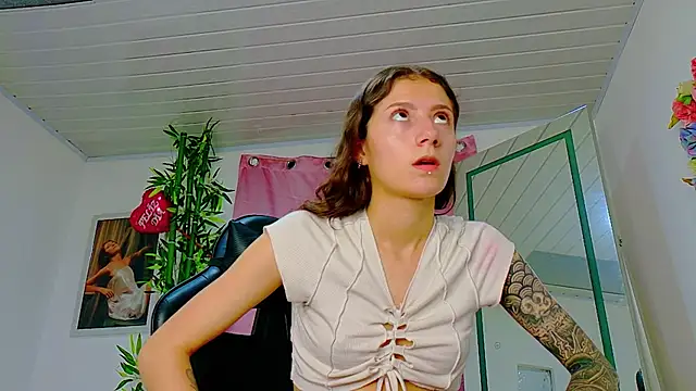 scarlet-jonesx online show from February 2026 11:33:01 PM