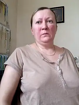 Snapshot of blondyaguar chatting on December 2025 08:21:02 AM blondyaguar online show from December 2025 08:21:02 AM