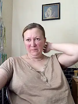 Snapshot of blondyaguar chatting on December 2025 03:19:02 PM blondyaguar online show from December 2025 03:19:02 PM