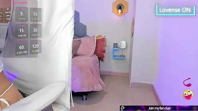 Chloe fischer  online show from October 2025 03:45:02 PM