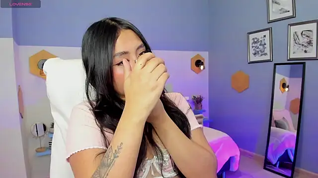 Chloe fischer  online show from November 2025 03:13:02 PM