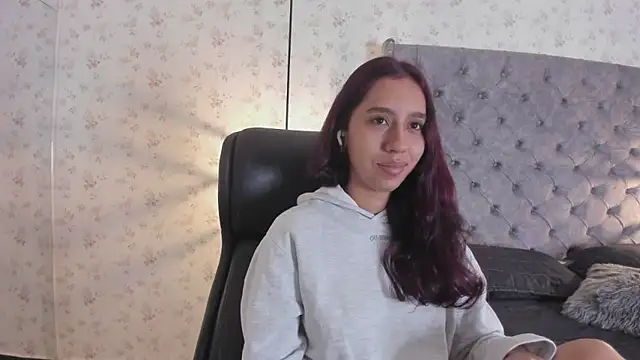 Snapshot of MissSussy chatting on April 2026 11:24:01 AM MissSussy online show from April 2026 11:24:01 AM