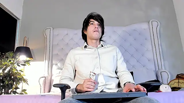 Karimferrer online show from November 2025 07:47:02 PM