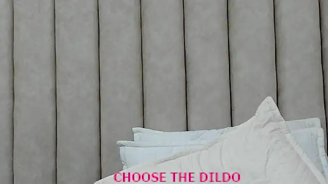 FreyaMoller online show from November 2025 07:43:01 PM