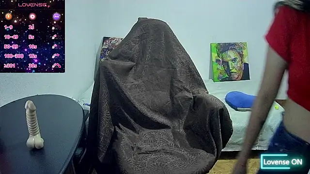 Snapshot of Hanha00 chatting on November 2025 11:43:02 PM Hanha00 online show from November 2025 11:43:02 PM