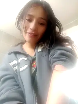 Snapshot of Hanha00 chatting on December 2025 06:47:01 PM Hanha00 online show from December 2025 06:47:01 PM