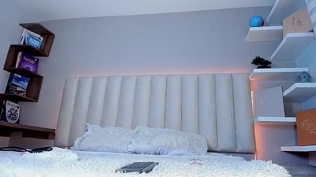 Snapshot of Sally__Walker chatting on October 2025 04:15:02 AM Sally Walker online show from October 2025 04:15:02 AM