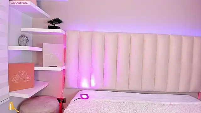 Snapshot of Sally__Walker chatting on November 2025 03:07:01 AM Sally Walker online show from November 2025 03:07:01 AM