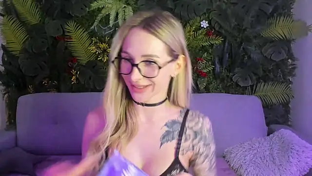 Horny Blond online show from February 2026 09:06:01 AM