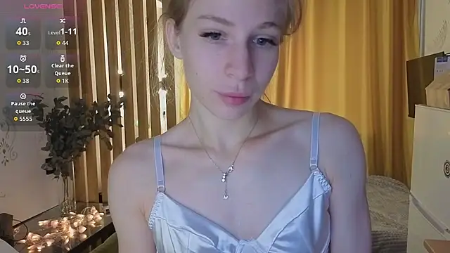 Elis Fox online show from October 2025 08:13:02 AM