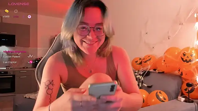 alisahug online show from October 2025 07:38:02 AM