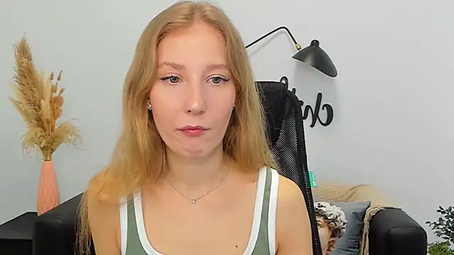 Snapshot of LolaWilsons chatting on March 2025 06:14:02 AM LolaWilsons online show from March 2025 06:14:02 AM