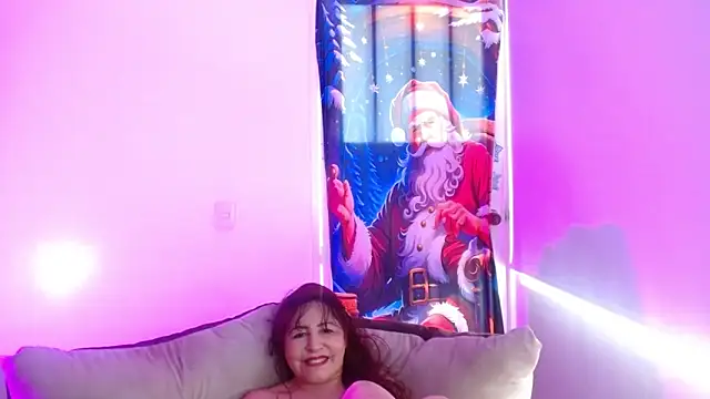 Snapshot of milfrousse chatting on December 2025 12:43:01 PM milfrousse online show from December 2025 12:43:01 PM