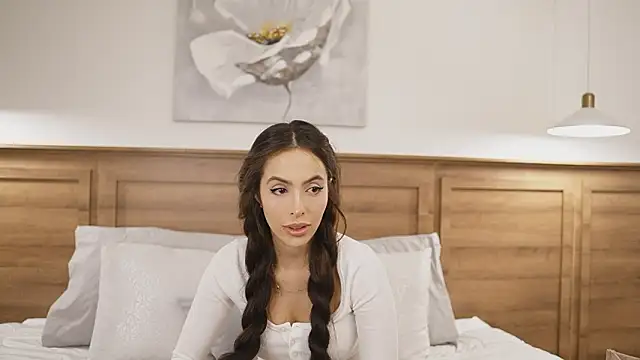 Amber Rush  online show from February 2026 11:01:01 PM