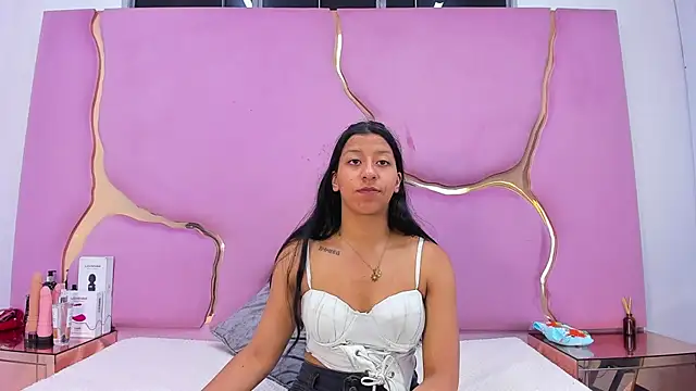 VaneLin18 online show from September 2025 11:40:01 PM