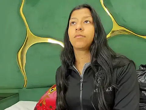 VaneLin18 online show from January 2026 08:33:01 PM