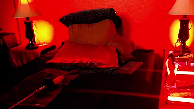 Snapshot of JenniferCD chatting on November 2025 07:13:02 PM JenniferCD online show from November 2025 07:13:02 PM