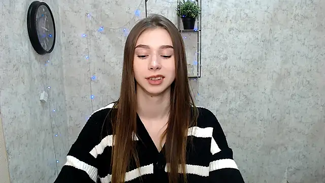 Snapshot of EmiLims_ chatting on December 2024 08:01:02 PM EmiLims online show from December 2024 08:01:02 PM