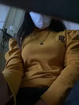 Snapshot of Tuongvy05 chatting on December 2024 01:51:02 PM Tuongvy05 online show from December 2024 01:51:02 PM