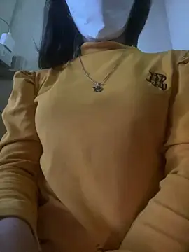 Snapshot of Tuongvy05 chatting on December 2024 04:57:01 PM Tuongvy05 online show from December 2024 04:57:01 PM