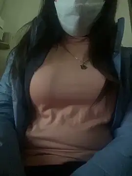 Snapshot of Tuongvy05 chatting on January 2025 01:52:01 PM Tuongvy05 online show from January 2025 01:52:01 PM