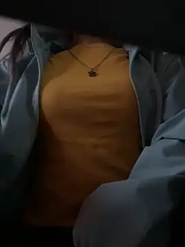 Snapshot of Tuongvy05 chatting on January 2025 01:28:02 AM Tuongvy05 online show from January 2025 01:28:02 AM